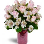 دسته گل سالگرد؛ انتخابی عاشقانه با گل های بنفش 11 Blushing Love Bouquet