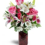 دسته گل سالگرد؛ انتخابی عاشقانه با گل های بنفش 13 Classic Love Bouquet