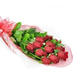 دسته گل سالگرد؛ انتخابی عاشقانه با گل های بنفش 5 Perfect Wrapped Long-Stemmed Red Roses